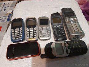 Prodám sadu starych mobilních telefonů různých značek - 3