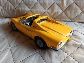 Prodám Ferrari Dino 246 GTS, 1:18, Hotwheels - bez krabice - 3