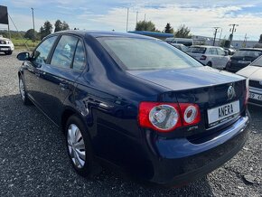 Volkswagen Jetta 1.6 MPi, 146 tis km, 1.Majitel, ČR - 3