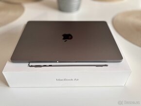 Prodám MacBook Air 13,6", Apple M2 8jádrové CPU, 8jádrové GP - 3