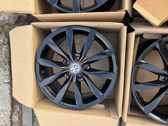 ORIGINÁL Alu Škoda Dijon R17, 5x112 - TOP STAV - 3