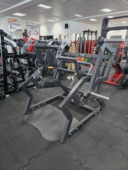 Posilovací stroj Squat Machine - nový fitness stroj - 3