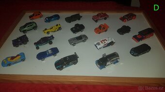 Hot wheels 7 x 20 autíček - rozbalené, nehrané Cena za 20ks - 3