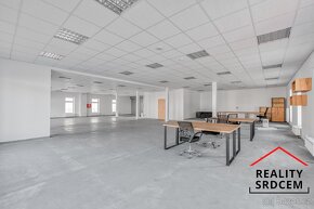 Pronájem showroomu s možnosti skladu či kanceláří 293 m2, Bo - 3