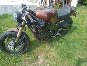 Yamaha YZF 750R café racer - 3