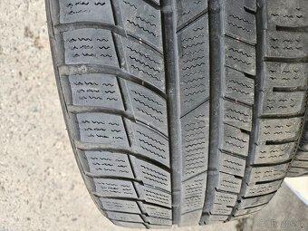 225/35R19 88W  Toyo Snowprox - 3