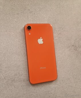 Apple iPhone Xr - 3