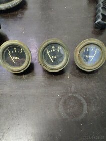 Přístroje - budiky tlakoměr, voltmetr , teploměr , palivoměr - 3