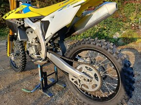 Suzuki RMZ 450 - 3