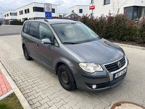 VW Touran 1.9 TDI DSG - 3