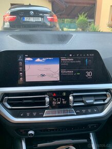 BMW 330e hybrid - 3