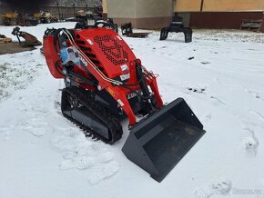 SKID STEER LOADER MODEL EG360 - 3