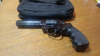 Plynový revolver - 3