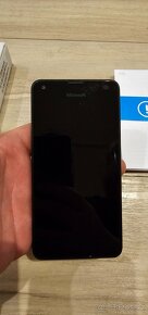 Mobil Microsoft Lumia 550 black - 3