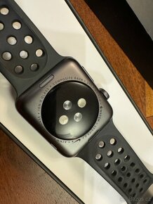 Apple watch 3 - 42mm Nike - 3