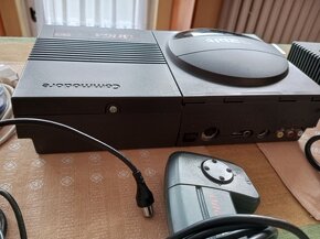 AMIGA CD 32 s příslušenstvím +10 originálních her - 3