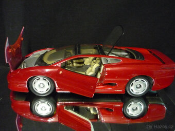 Jaguar XJ220 vínový Maisto 1/18 - 3