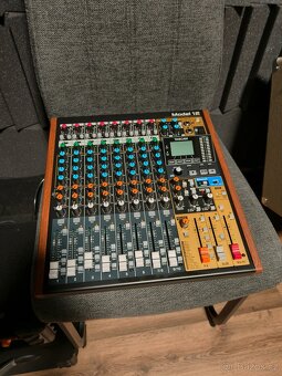 Prodam analog mix, zaroven digitalni rekorder - TASCAM 12 - 3