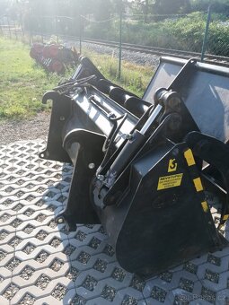 lopata s přidržovačem SD 2100 a SD 2400 od Kame JCB - 3