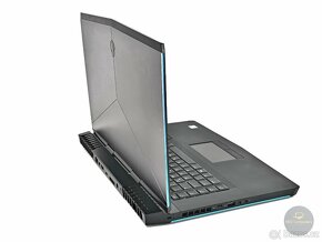 Dell Alienware 15 R3 - 15,6" i7-6700HQ / GTX 1060 6GB / SSD - 3