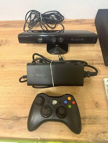 XBOX 360 250GB+7.HRA+KINEKT - 3