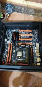 Gigabyte Z77X-UP7 - 3