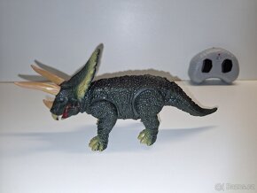 Triceratops na dálkové ovládání - 3