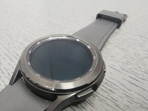 Chytré hodinky Samsung Galaxy Watch4 Classic - 3