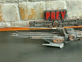 Feral Predator - PREY - kuš 1:1, štít s logem - 3
