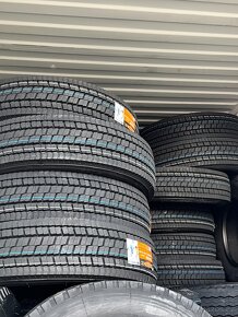 295/80 R22,5 prémiová Britská nákladní pneu - 3