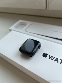 Apple Watch SE 40 mm - 3