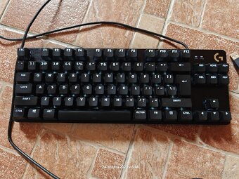 Herní set - Logitech mech. klávesnice + myš - 3