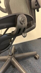 Herman Miller Aeron Without Forward Tilt - 3