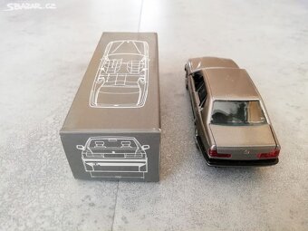 BMW E32 - model ke světové premiéře RARITA 1:45 - 3