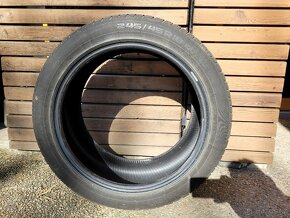 Nokian 245/45 R18 100V XL - 3.000Kč - 3