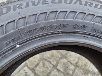 195/65/15 letni pneu CONTINENTAL a BRIDGESTONE 195/65 R15 - 3