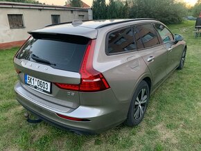 Volvo V60 D3 110 KW, rok 2019, plná serviska - 3