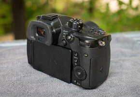 Panasonic Lumix DC-GH5 TOP stav - 3