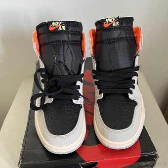 Jordan 1 High Neutral Grey Hyper Crimson 39 - 3