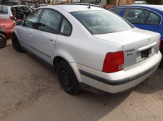 VW Passat B5 2,3 VR5 110kW SYNCRO 4x4, AGZ - díly - 3