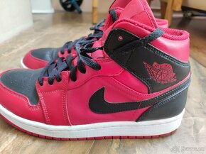 Nike Air Jordan 1 Mid 'Reverse Bred' - 3