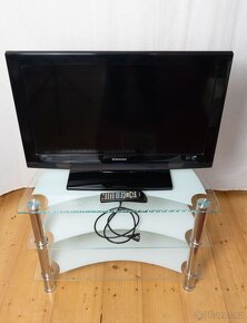 LCD TV Samsung LE32B350 32" - Stolek pod TV prodaný - 3