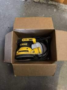 Dewalt Excentrická bruska DWE6423-QS - 3