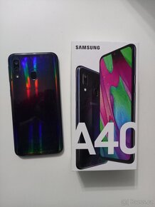 SAMSUNG  A40 - 3