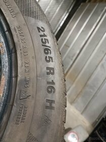 Pneu 215/65R16 - 3