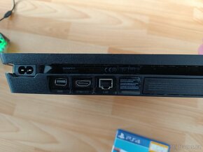 PS4 Slim 500GB, ovladač + 2 hry / PlayStation 4 - 3