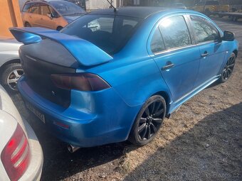 Mitsubishi lancer 1.8i na náhradní díly - 3