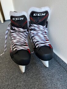 dětské hokejové brusle CCM JETSPEED FT470 JR D - 3