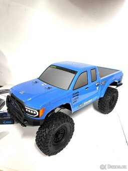 Axial SCX10 III Base Camp 4WD 1:10 RTR modrý + baterie a nab - 3