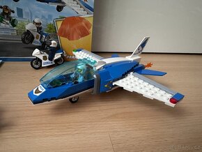 Lego City 60208 - Zatčení zloděje s padákem - 3